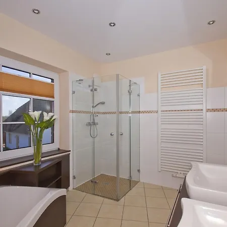 Haus Seeblick Apartment Sellin (Rugen)